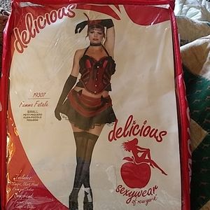 Delicious saloon girl Halloween costume